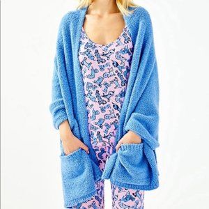 LILLY PULITZER Teddy Wrap Shawl with Pockets in Zanzibar Blue SZ OS